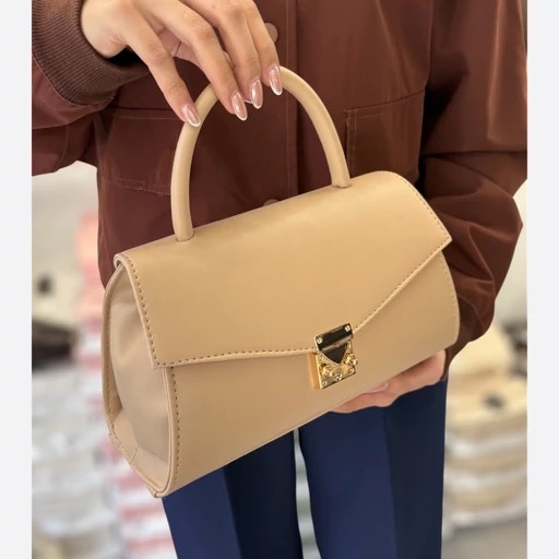 کیف دستی و دوشی زنانه با طراحی کلاسیک با قفل فلزی